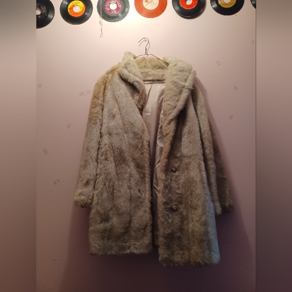 AUTHENTIC FUR COAT FROM THE 60S